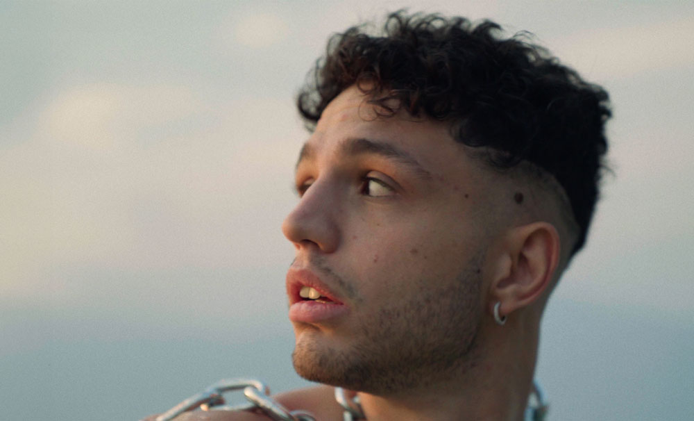 Numb - Guarda il cielo (Teaser), directed by Luca Faccini contenuti video per artisti musicali a Verona e provincia